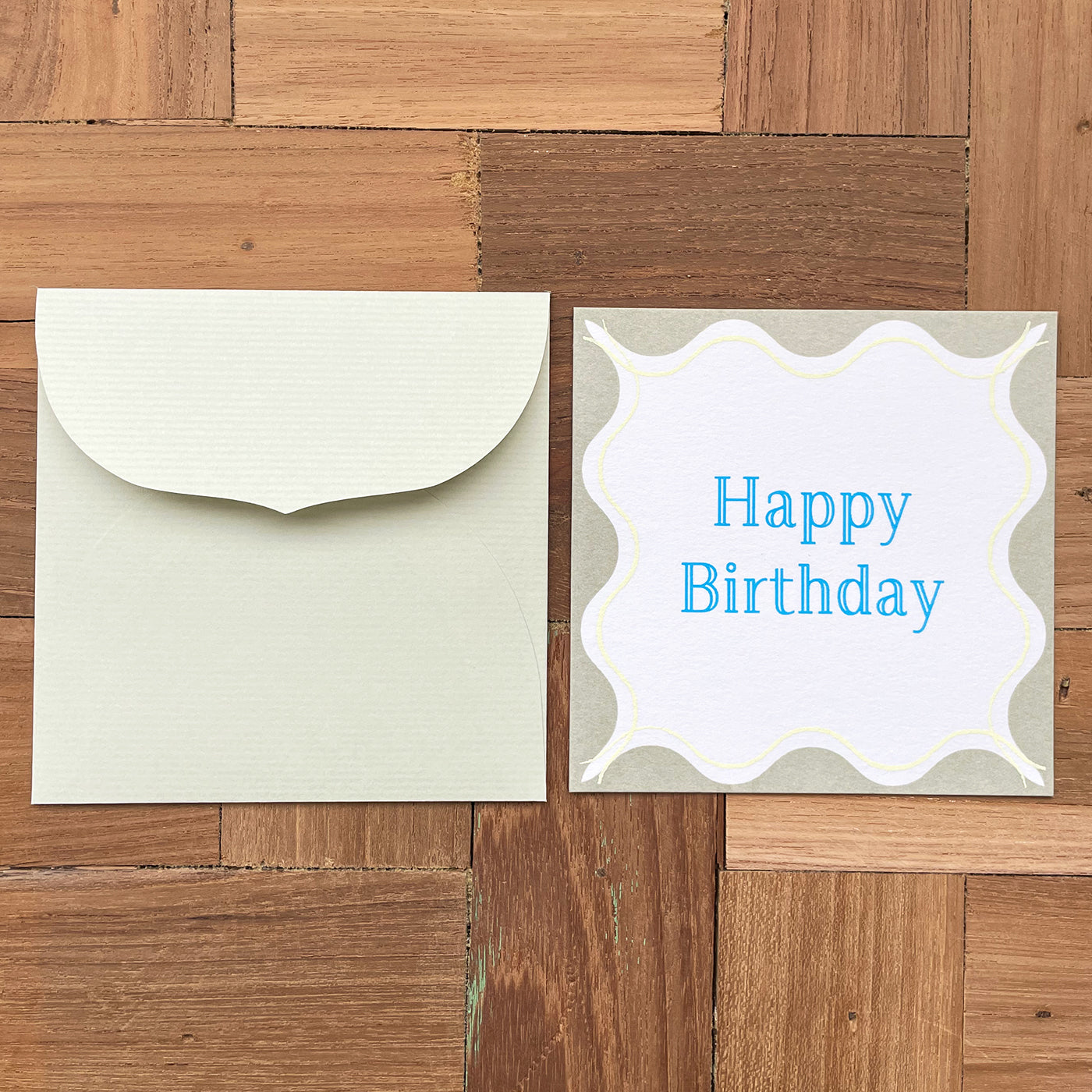 なみなみ正方形カード-誕生日/ square greeting card "Happy birthday"